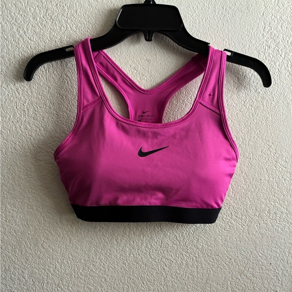Nike Women's Vibrant Pink Sports Bra M - Picture 2 of 10